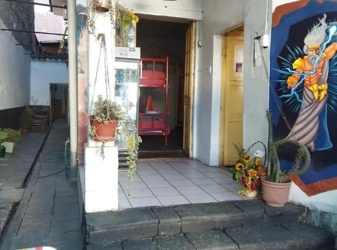 Hotel Maria*s Backpackers *
